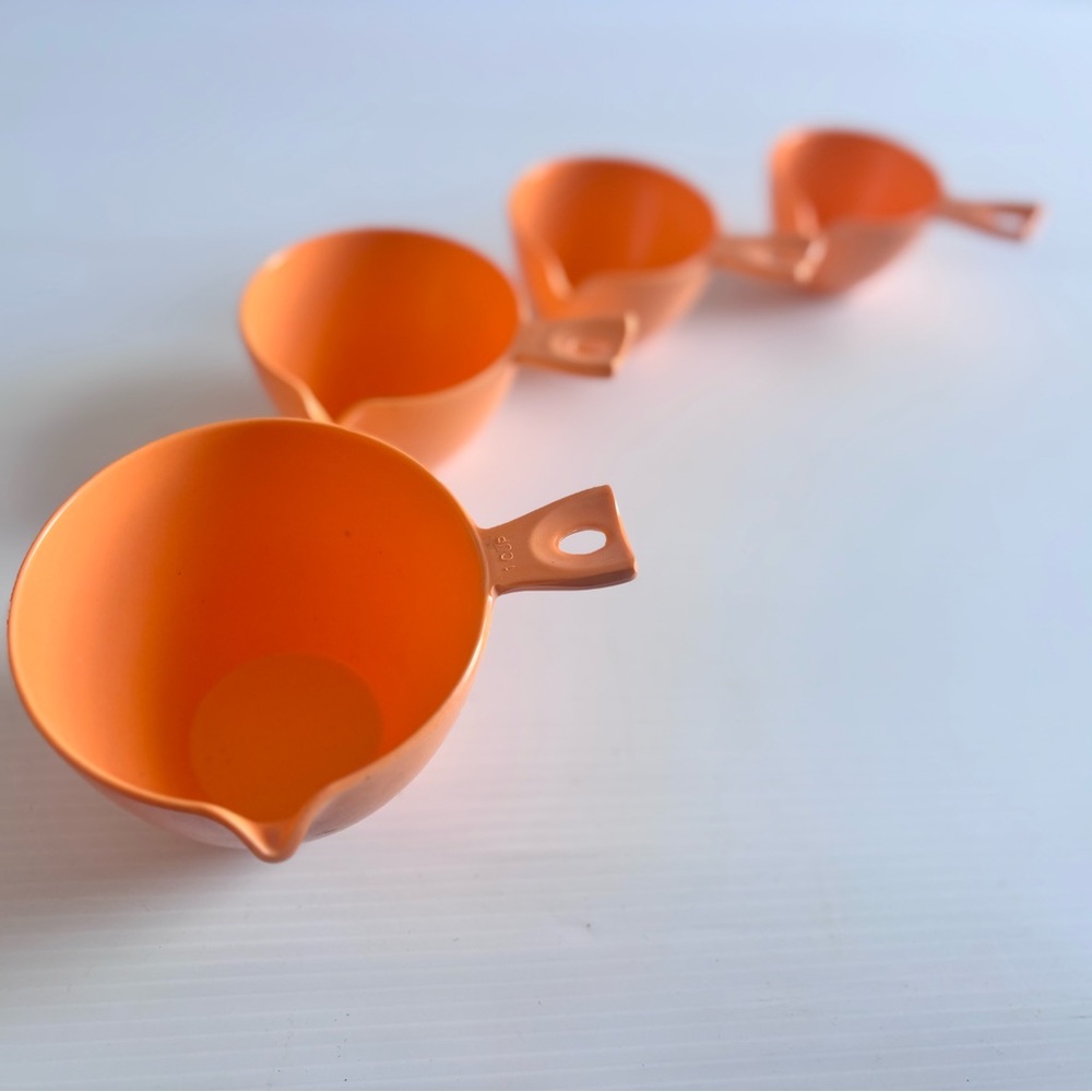 Vintage Mela Ware Orange Plastic Measuring Cups Set